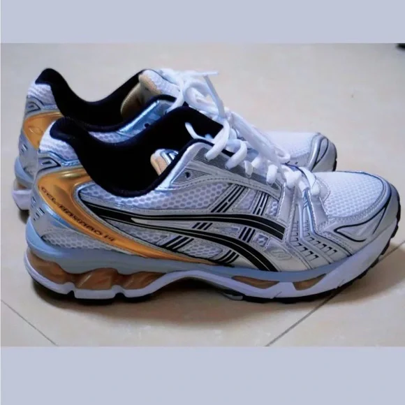 ASICS Gel-Kayano Women's US 10 /Men's US 9 Running Shoes White Gold Silver - Picture 2 of 10